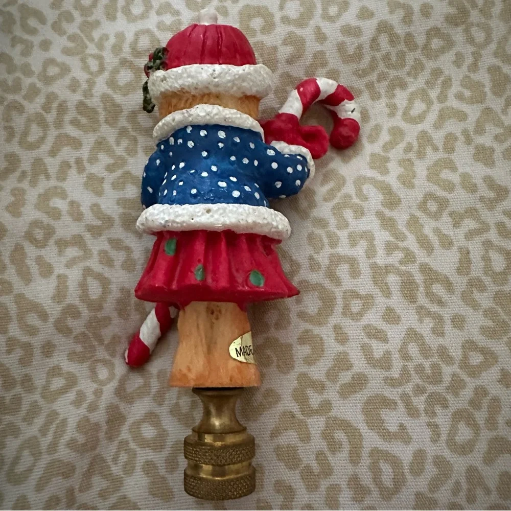 Polyresin Christmas teddy bear finial lamp topper with brass fitting